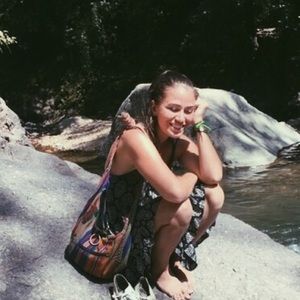 Meet your Posher, Carine